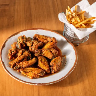 8 Wings